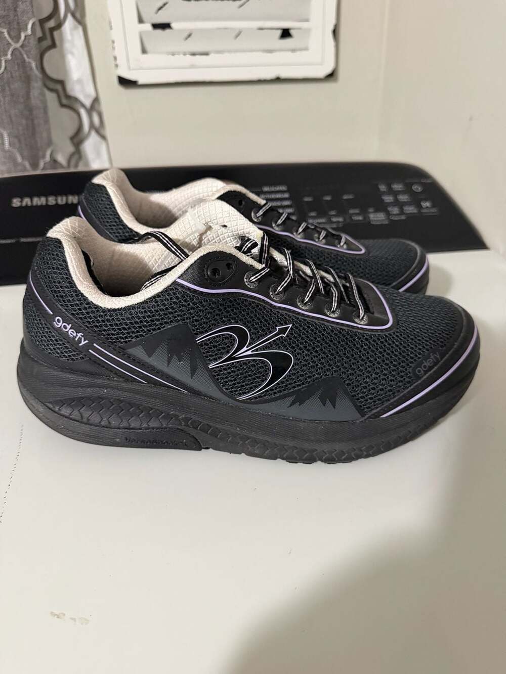 Gravity Defyer Women's Mighty Walk Size 10.5 US